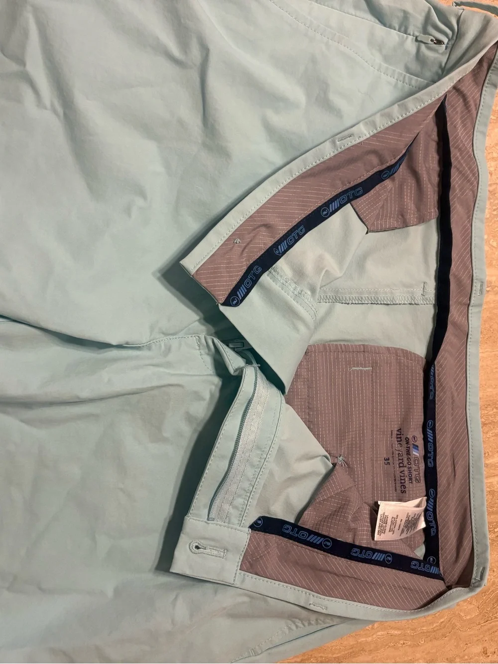 Vineyard Vines Mens 35 On-The-Go Shorts Aqua Light Green/Blue: Performance